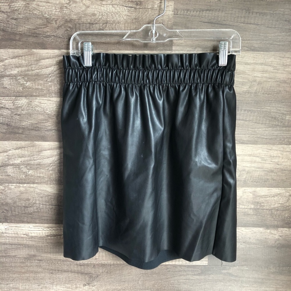 H&M Black Short Skirt Sz8